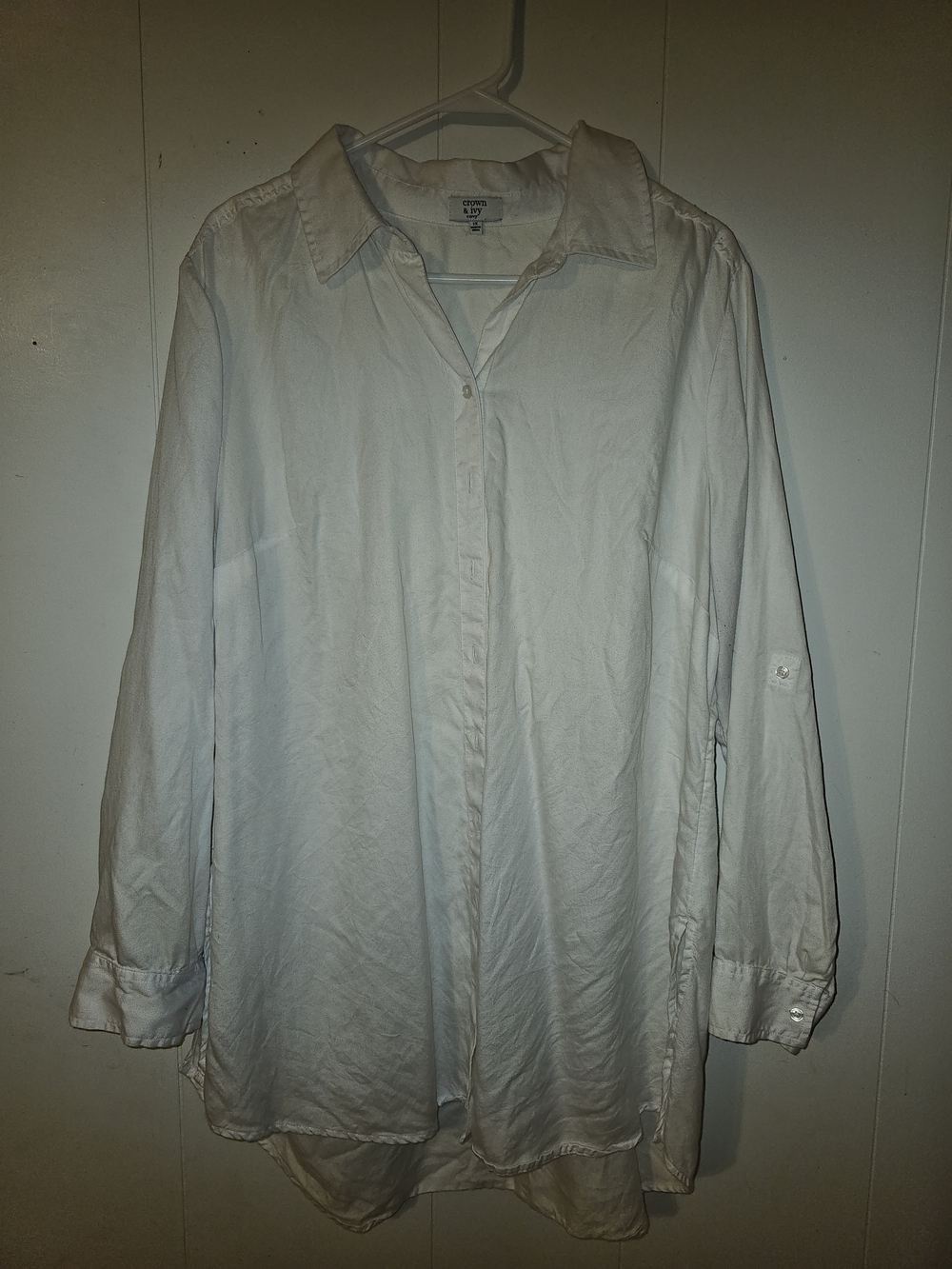 crown & ivy White Long-Sleeve Casual Button-Down Shirt